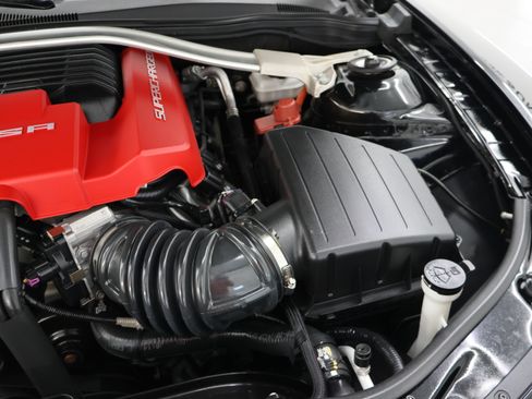 Used 2015 Chevrolet Camaro ZL1 RWD image 17