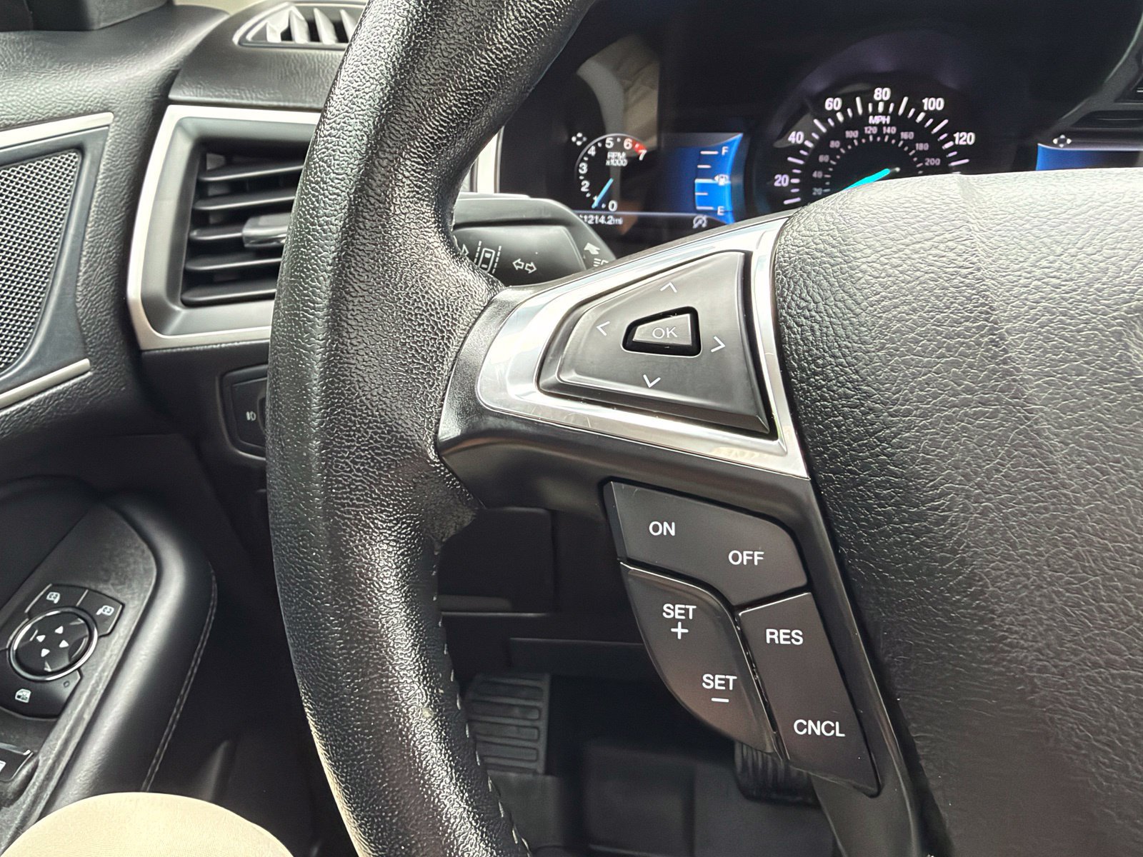 Used 2021 Ford Edge SEL w/ Convenience Package AWD/4WD image 14