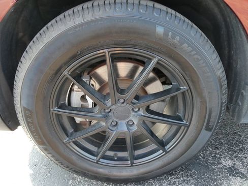 Used 2015 Ford Edge Titanium w/ Equipment Group 301A AWD/4WD image 10