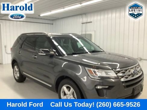 Used 2018 Ford Explorer XLT FWD image 1