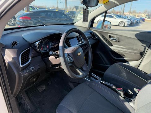 Used 2020 Chevrolet Trax LS w/ Tint and Cruise Package FWD image 8