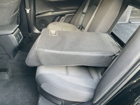 Used 2025 Toyota Camry LE image 39