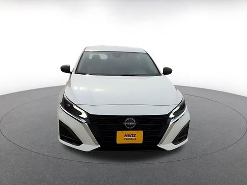 Used 2025 Nissan Altima 2.5 SV FWD image 4