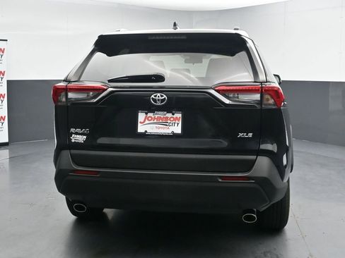 Used 2023 Toyota RAV4 XLE FWD image 8