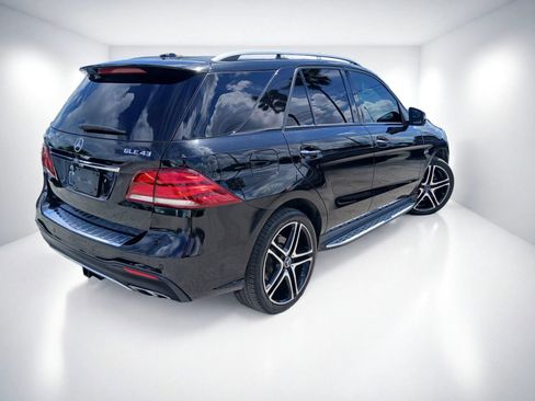 Used 2018 Mercedes-Benz GLE 43 AMG 4MATIC image 2
