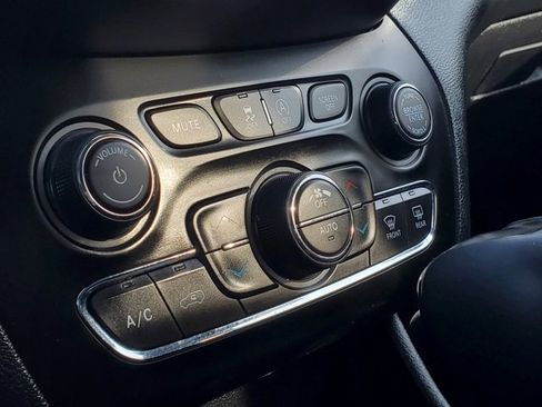 Certified 2020 Jeep Cherokee Trailhawk w/ Cold Weather Group image 20