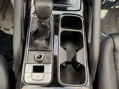 Used 2022 Kia Telluride EX w/ EX Premium Package AWD/4WD image 17