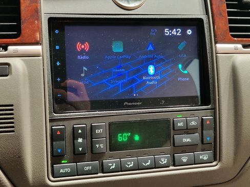 Used 2004 Lincoln Town Car Ultimate image 32