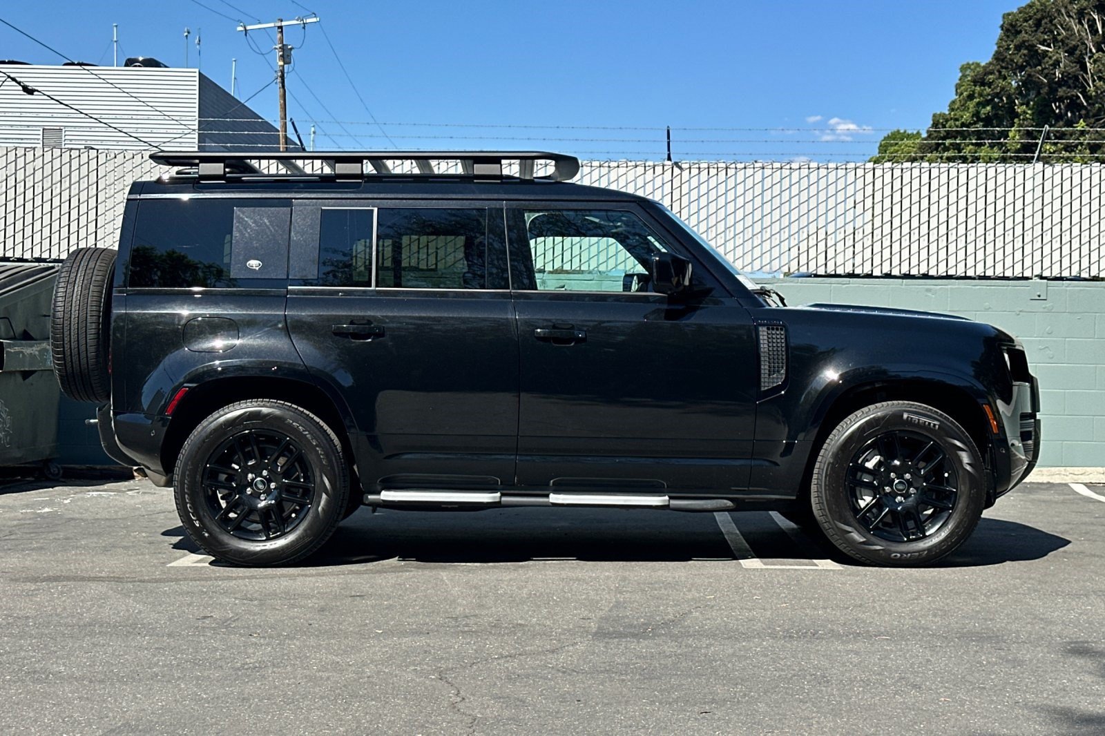 Used 2024 Land Rover Defender 110 X-Dynamic SE AWD/4WD image 7