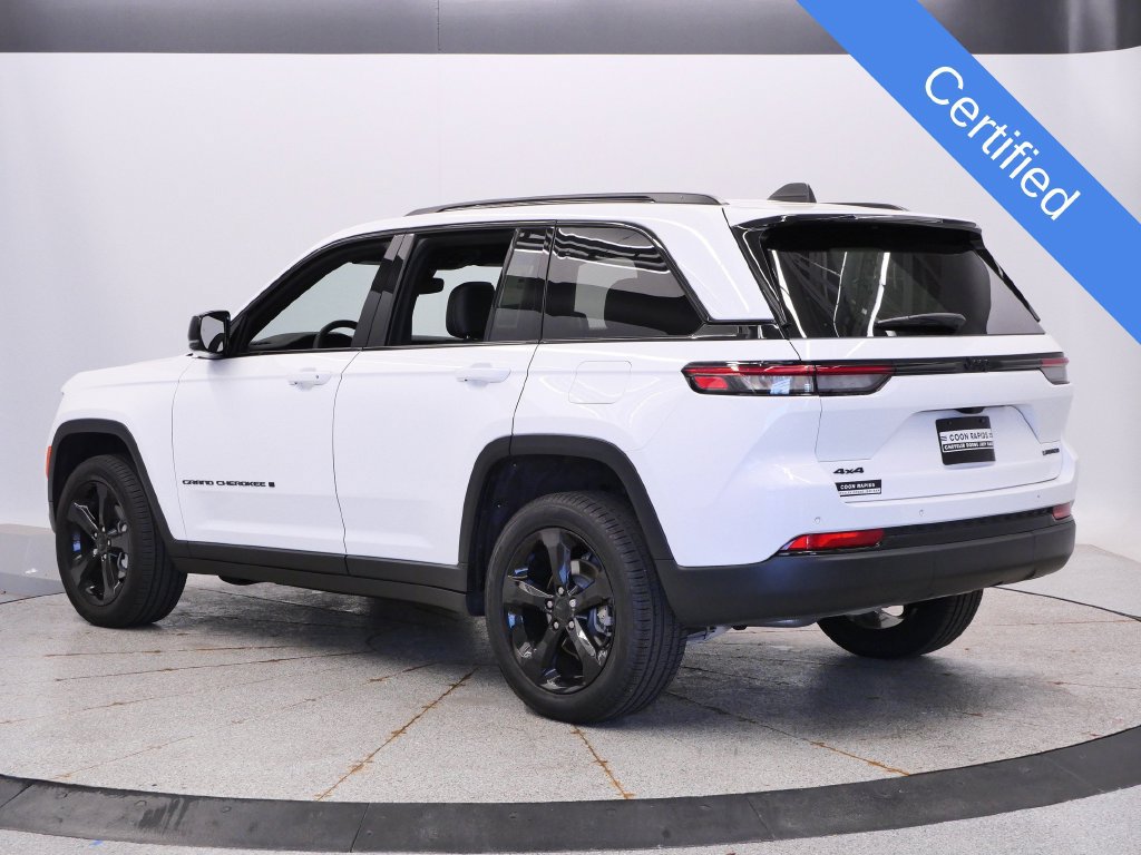 Certified 2024 Jeep Grand Cherokee Limited w/ Black Appearance Package AWD/4WD image 3