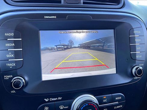 Used 2018 Kia Soul + image 26