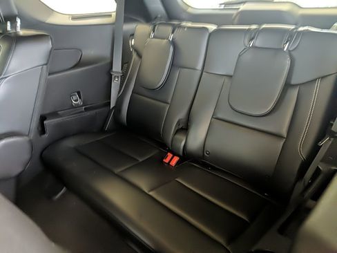 Used 2022 Ford Explorer ST w/ ST High-Performance Pack image 13