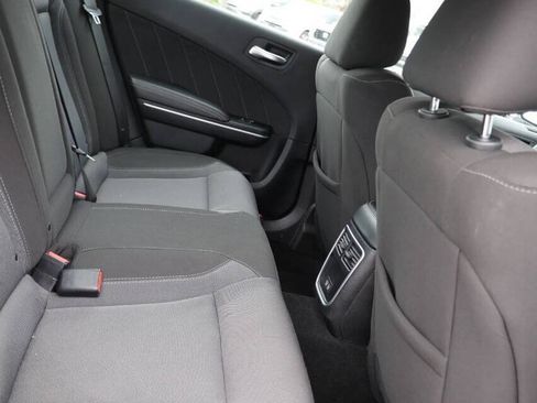 Used 2022 Dodge Charger SXT w/ Driver Convenience Group RWD image 16