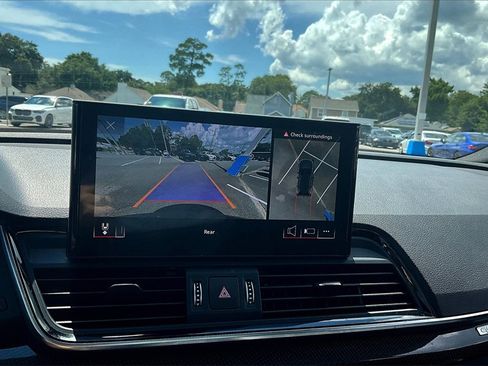 Used 2023 Audi SQ5 Premium Plus w/ Premium Plus Package image 13