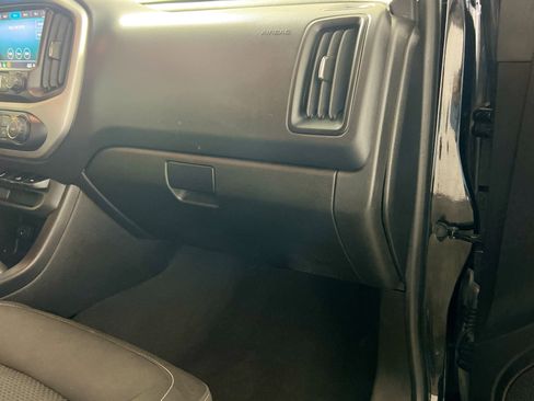 Used 2021 Chevrolet Colorado LT image 34