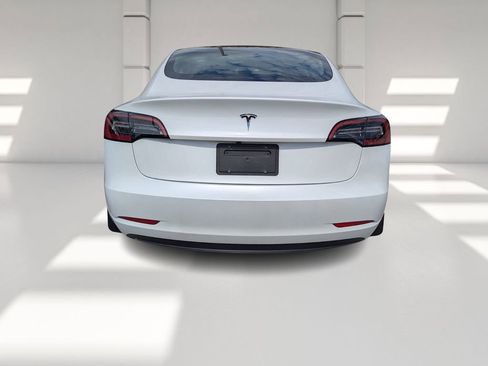 Used 2023 Tesla Model 3 Standard Range image 6