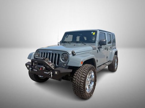 Used 2015 Jeep Wrangler Unlimited Sahara w/ Connectivity Group AWD/4WD image 2