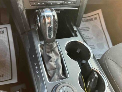 Used 2018 Ford Explorer XLT image 19