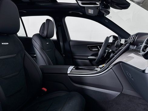 New 2026 Mercedes-Benz GLC 43 AMG 4MATIC image 6
