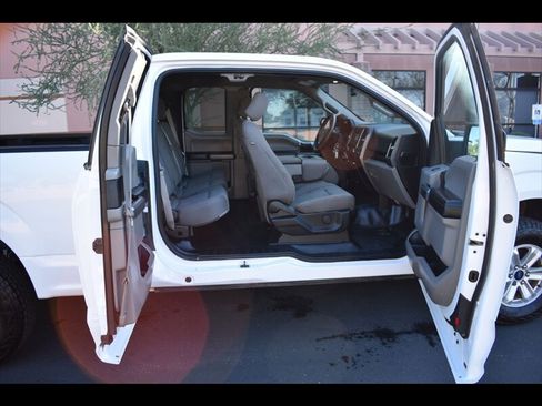 Used 2018 Ford F150 XLT w/ Max Trailer Tow Package image 32