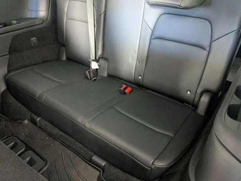 Used 2022 Nissan Pathfinder SL FWD image 27