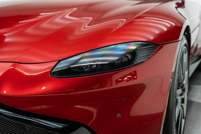 Used 2020 Aston Martin V8 Vantage Coupe RWD image 35