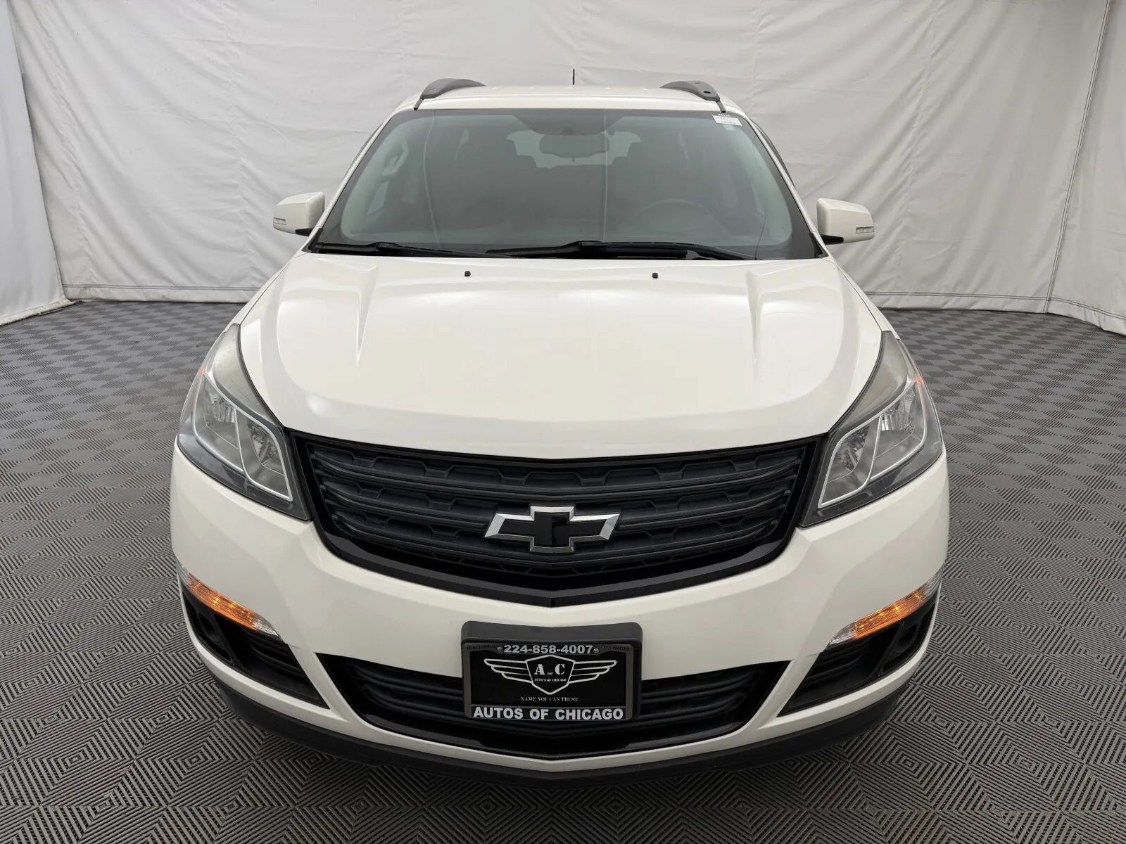 Used 2015 Chevrolet Traverse LT w/ Style and Technology Package FWD image 3