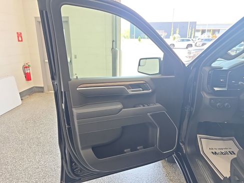 Used 2025 Chevrolet Silverado 1500 LT AWD/4WD image 23