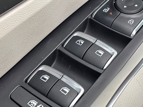 Certified 2025 Kia Sorento S w/ Panoramic Sunroof Package image 26