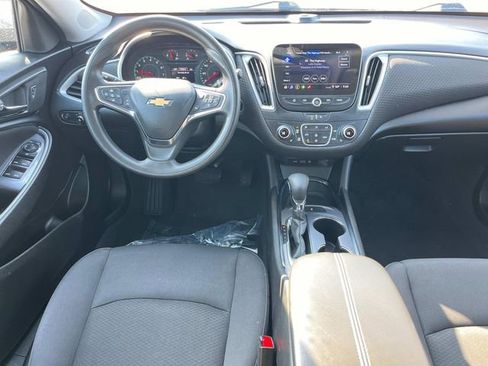 Used 2023 Chevrolet Malibu LT image 3