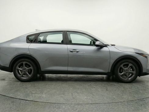 Used 2025 Kia K4 LXS FWD image 11