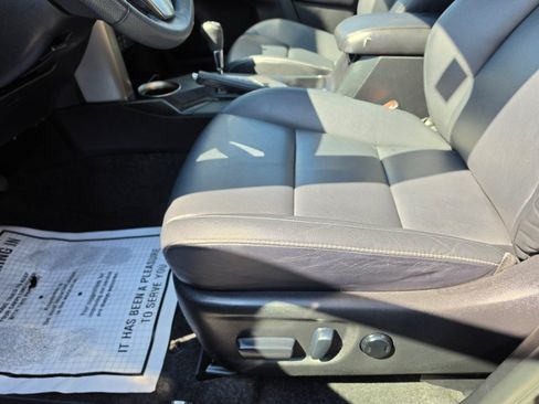 Used 2013 Toyota RAV4 Limited AWD/4WD image 24