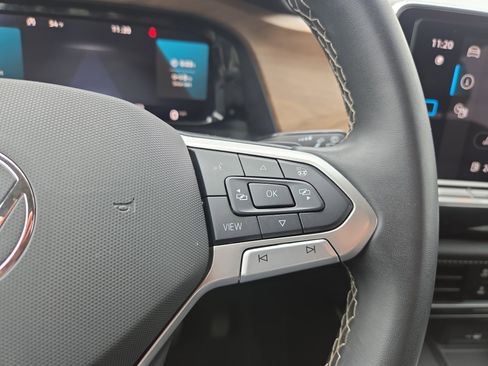 Used 2024 Volkswagen Atlas SE image 13