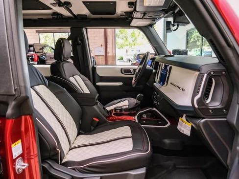 Used 2025 Ford Bronco Heritage Edition image 68