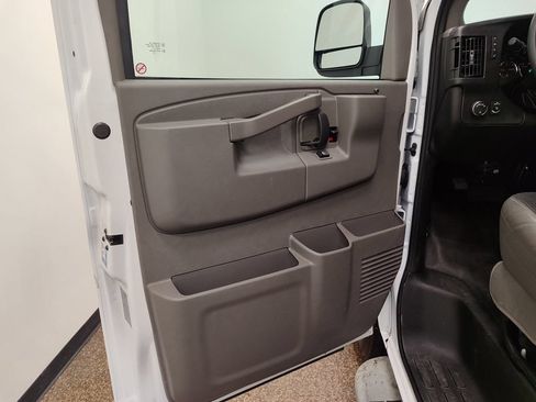 Used 2025 Chevrolet Express 2500 w/ Driver Convenience Package RWD image 12