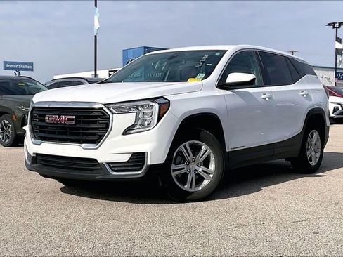 Used 2024 GMC Terrain SLE image 2