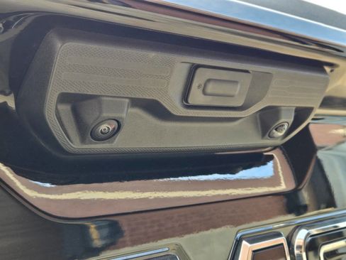 Used 2025 GMC Sierra 1500 Elevation w/ Elevation Premium Package image 15