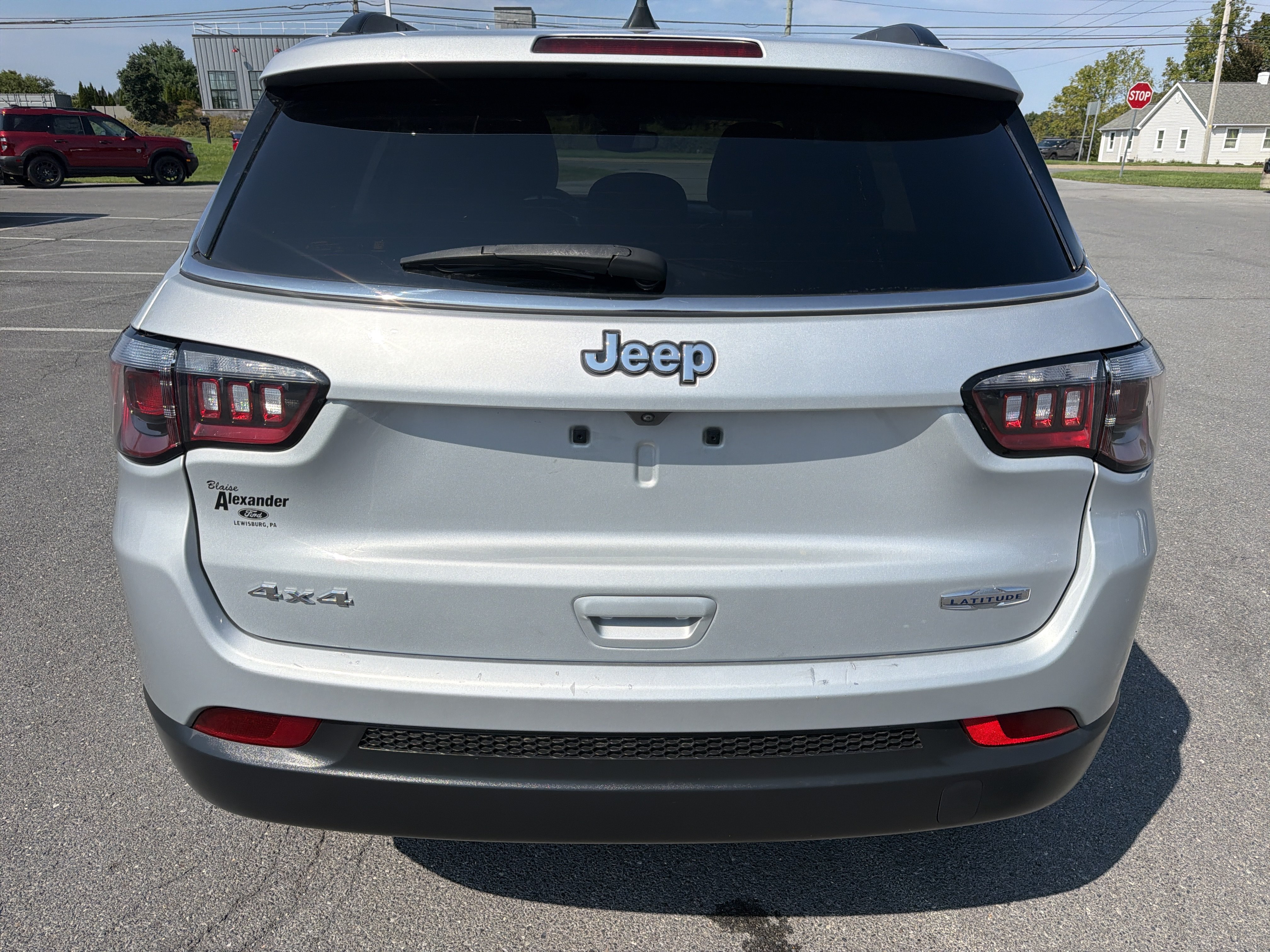 Used 2024 Jeep Compass Latitude AWD/4WD image 4
