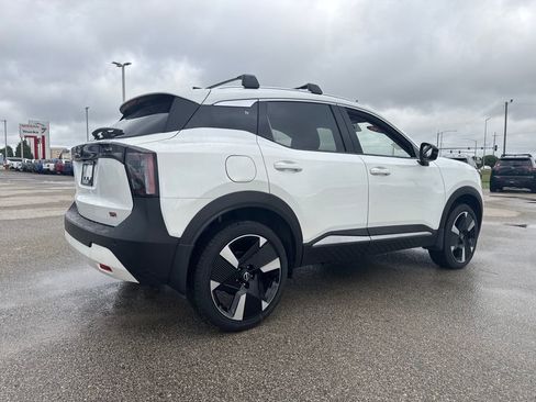 New 2026 Nissan Kicks SR w/ SR Premium Package image 6