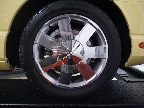 Used 2002 Ford Thunderbird image 89