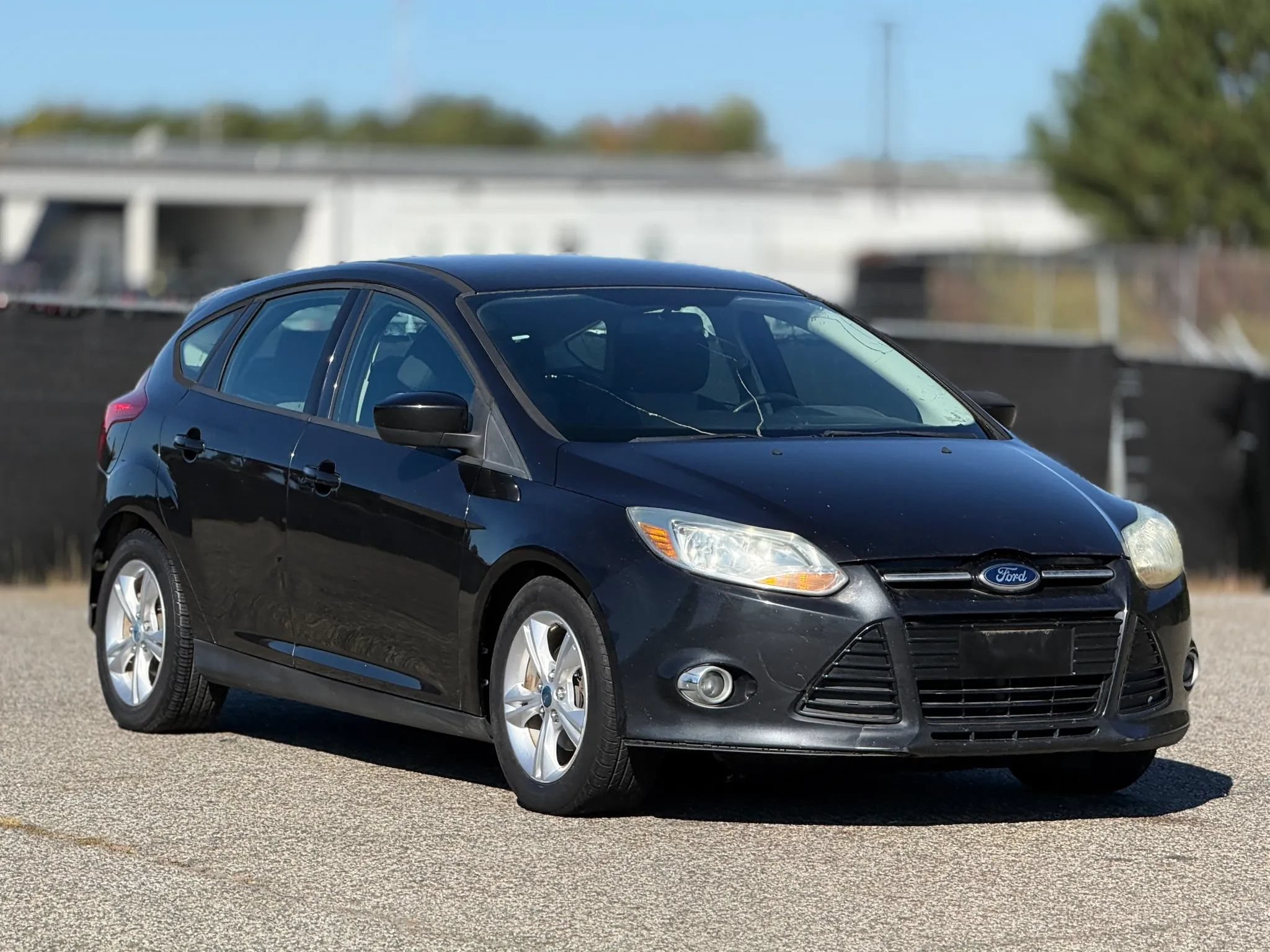 Used 2012 Ford Focus SE FWD image 1