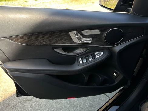 Used 2020 Mercedes-Benz GLC 300 4MATIC image 12