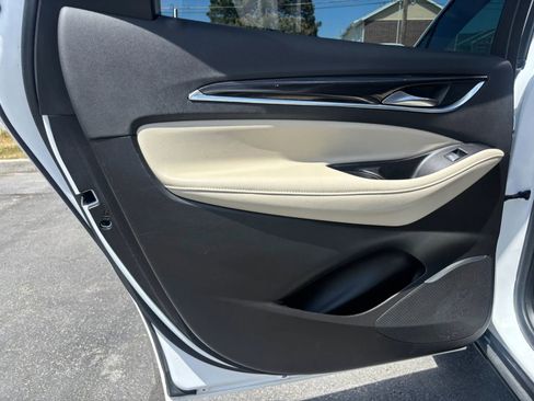 Used 2019 Buick Enclave Essence AWD/4WD image 15