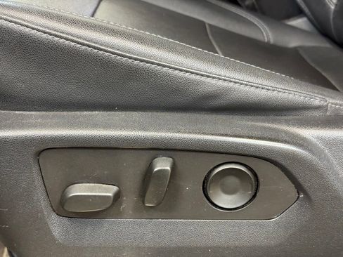 Used 2022 GMC Sierra 1500 SLT w/ SLT Premium Package image 12