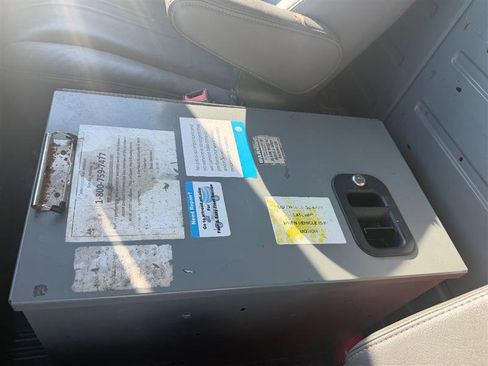 Used 2015 Chevrolet Express 2500 image 21