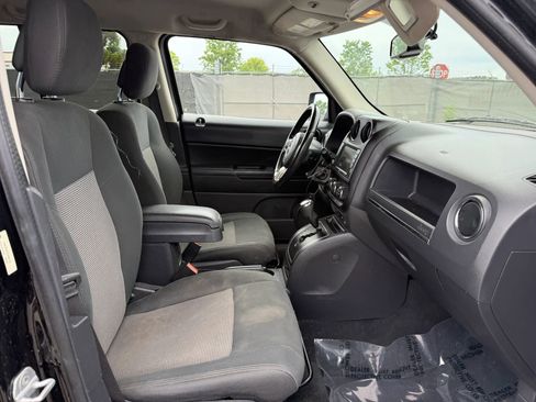 Used 2012 Jeep Patriot Latitude FWD image 18