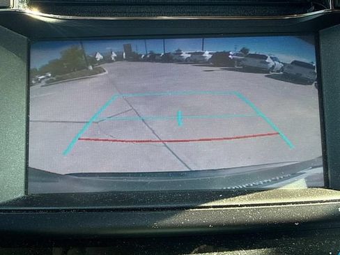 Used 2018 Toyota RAV4 XLE FWD image 32