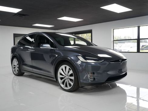 Used 2019 Tesla Model X 100D AWD/4WD image 5