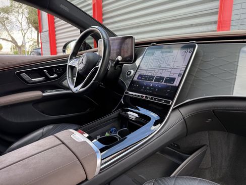 Used 2023 Mercedes-Benz EQS 450+ Sedan image 18