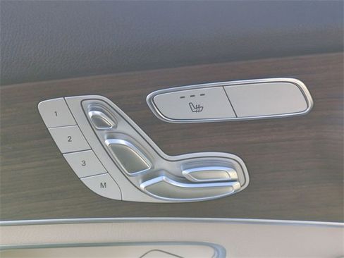 Used 2021 Mercedes-Benz GLC 300 4MATIC image 12